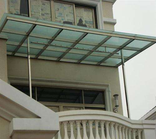 阳台钢结构雨棚